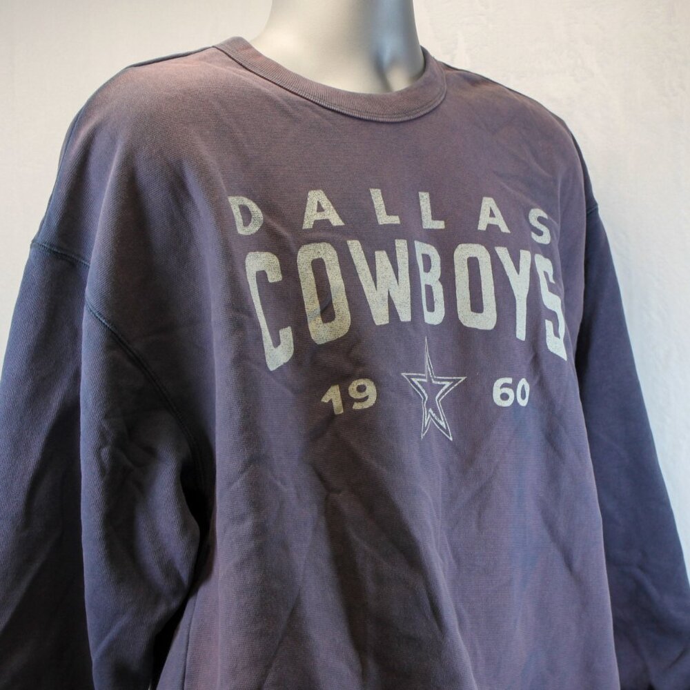 Dallas Cowboys Distressed Vintage Style Long Sleeve Pullover Sweatshirt Men's